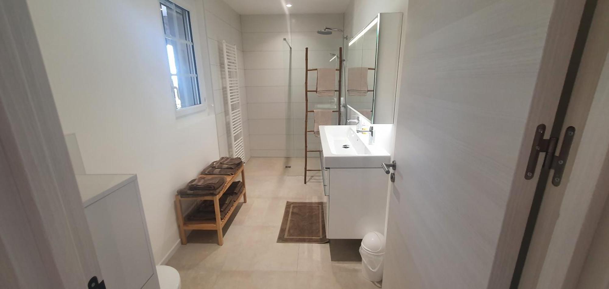 Appartement With Sea/city Views, Near Downtown *